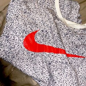 Nike Men’s Tee, tangerine/ rust Nike Check, Charcoal Gray/White Size L